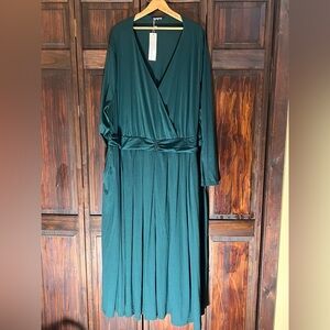 BloomChic‎ Emerald Long Sleeve Dress